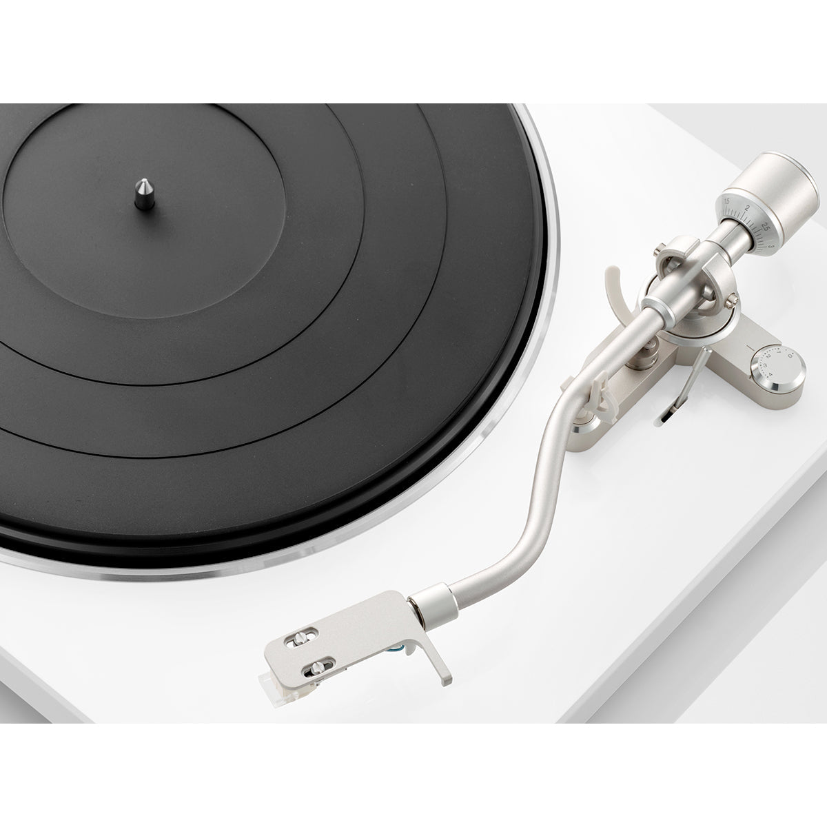 Denon DP-400 Semi-Automatic Turntable w/ Built-In Preamp