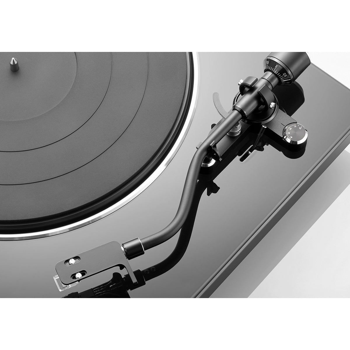 Denon DP-400 Semi-Automatic Turntable w/ Built-In Preamp