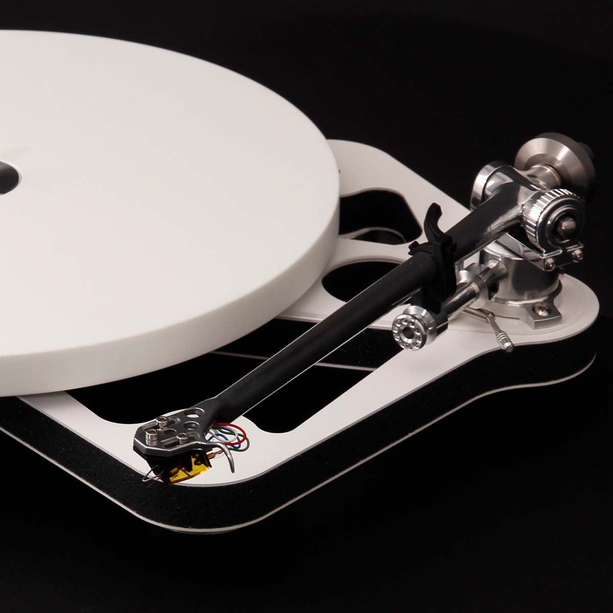 Rega Planar 10 Turntable
